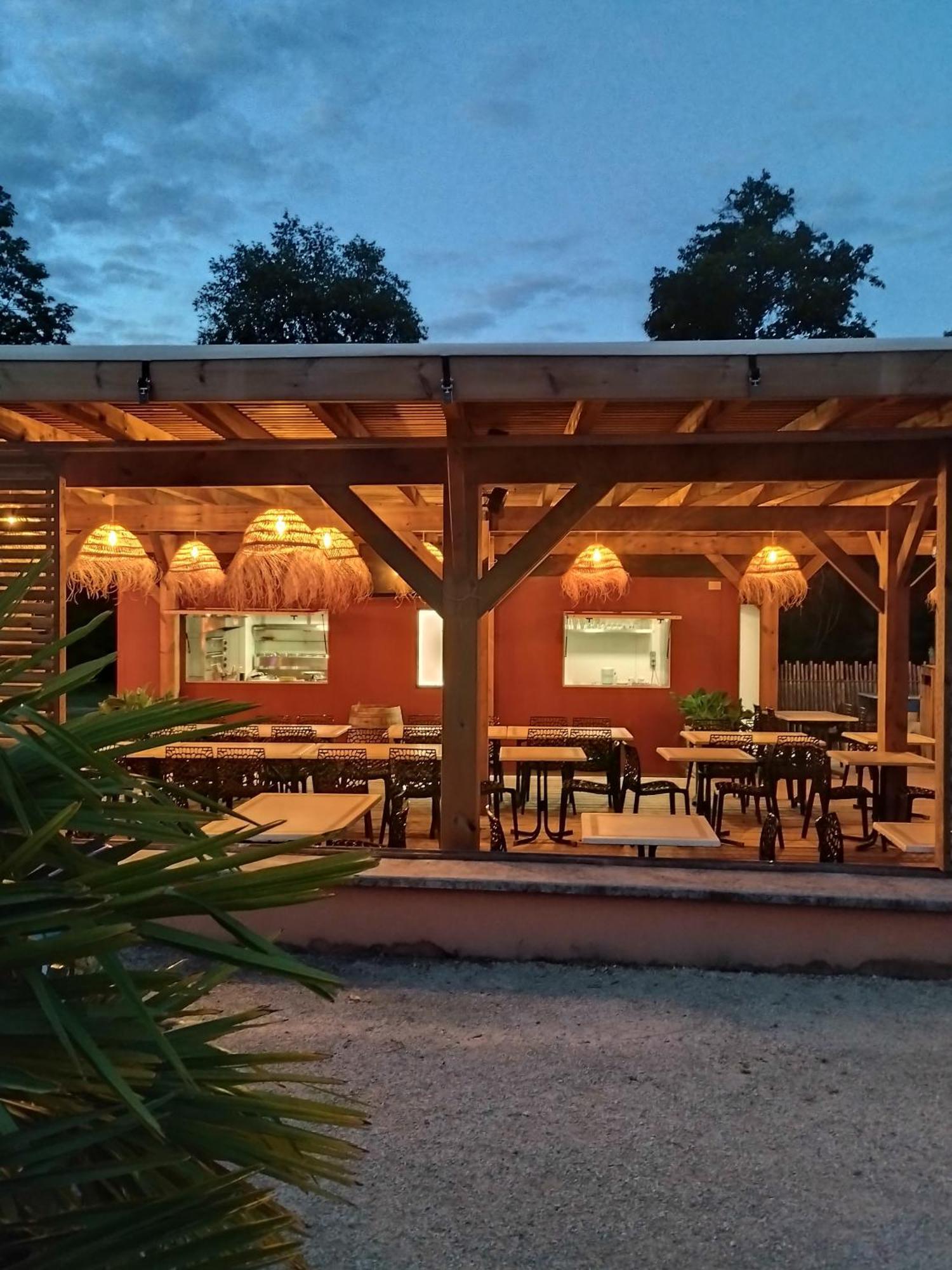 Camping Domaine De Senaud Albon Dış mekan fotoğraf